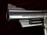 Smith & Wesson Model 629-5 .44 magnum 4" barrel. Stainless Round Butt - 12 of 15