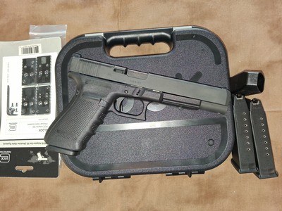 GLOCK 40 GEN 4 MOS 10MM Factory New Condition - Image 3 of 4