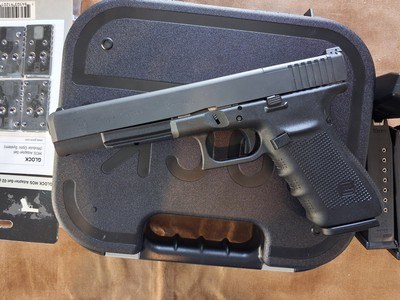 GLOCK 40 GEN 4 MOS 10MM Factory New Condition - Image 2 of 4