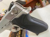 Smith & Wesson Model 6906 - 6 of 8