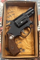 Smith & Wesson Model 36 Chiefs .38 Special Flat Latch Blue Walnut Magna Grips 2" Pinned in Box - 2 of 8