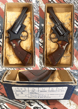 Smith & Wesson Model 19 Blue .357 Magnum 4" Pinned Walnut Target Grips In Box - 1 of 3