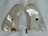 Beautiful pair of carved Eagle mother of Pearl - 4 of 6