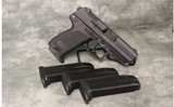 Heckler & Koch~USP Compact~40 S&W - 1 of 3