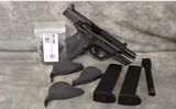 Smith & Wesson~M&P9 M2.0~9mm - 3 of 6