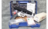 Smith & Wesson~686-6~44 Magnum - 2 of 3