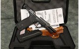 Smith & Wesson~M&P22 Magnum~22WMR - 3 of 4