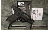 Smith & Wesson~M&P22 Compact~22 LR - 3 of 4