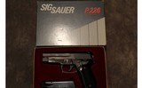 Sig Sauer P226 9 mm - 5 of 5
