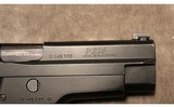 Sig Sauer P226 9 mm - 3 of 5