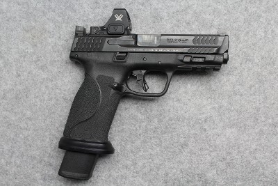 Smith & Wesson ~ M&P 9 M2.0 ~ 9mm Luger