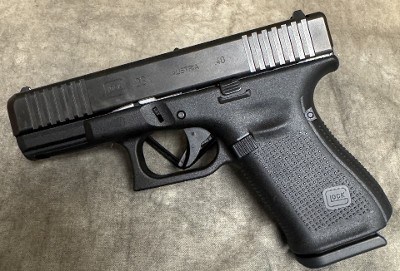 Glock~23 V~.40 S&W - Image 1 of 2