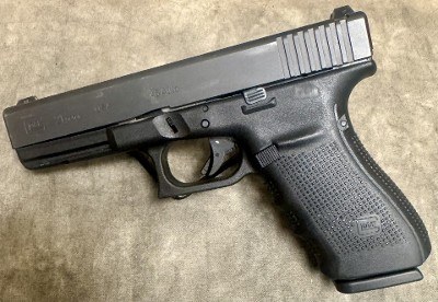 Glock~21 Gen4~.45 Auto - Image 1 of 2