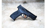 Smith & Wesson ~ M&P9 M2.0 Carry & Range Kit ~ 9mm - 2 of 3