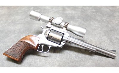 STURM, RUGER & CO. ~ NEW MODEL SUPER BLACKHAWK ~ .44 MAGNUM