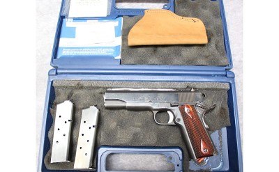 COLT ~ GOVERNMENT MODEL 1911 ~ .45 AUTO - Image 3 of 4
