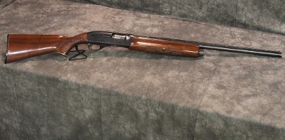 Remington 1100 12 Gauge Semi-auto Shotgun - Image 1 of 10