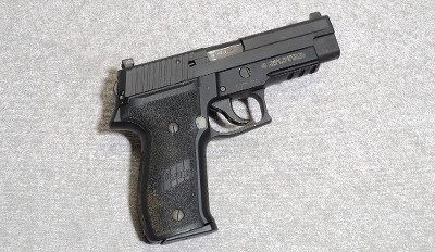 Sig Sauer P226 Pistol, .40 S&W, 4.4 Inch Barrel, 2 lbs.