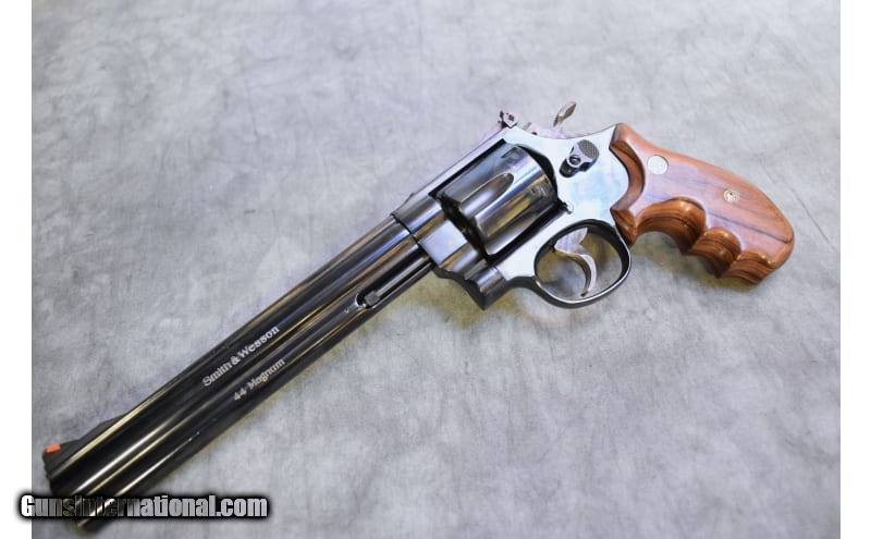 Smith & Wesson ~ Model 29 Classic DX ~ .44 Magnum