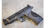 Smith & Wesson ~ M&P40 Pro Series ~ .40 S&W - 2 of 4