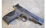 Smith & Wesson ~ M&P40 Pro Series ~ .40 S&W - 1 of 4