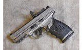 Smith & Wesson ~ M&P 40 M2.0 ~ .40 S&W