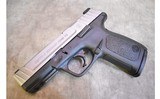 Smith & Wesson ~ SD40 VE ~ .40 S&W - 2 of 4