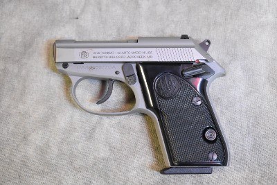 Beretta ~ 3032 Tomcat ~ .32 Auto
