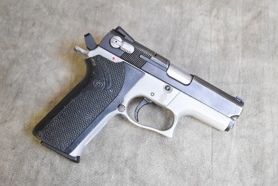 Smith & Wesson ~ 5903 SSV ~ 9mm