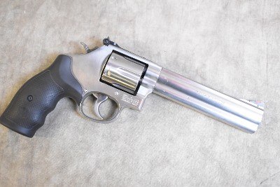 Smith & Wesson ~ 686-6 ~ .357 Magnum - Image 1 of 4
