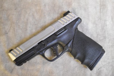 Smith & Wesson ~ SD40 ~ .40 S&W - Image 1 of 4