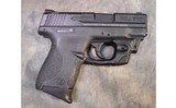 Smith & Wesson ~ M&P9 Shield M2.0 ~ 9 mm - 1 of 4