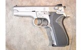 Smith & Wesson 5906 - 2 of 4