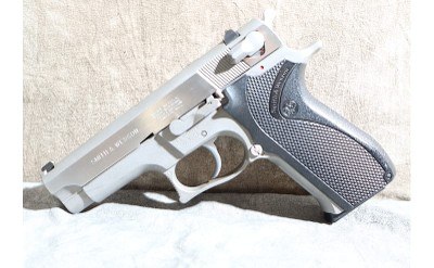 Smith & Wesson Model 5906 - Image 2 of 4