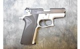 Smith & Wesson 5903 SSV 9mm - 1 of 6