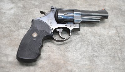 SMITH & WESSON 29-10 44 MAGNUM