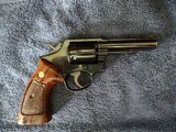 Smith & Wesson model 10-6 38 Special - 2 of 9