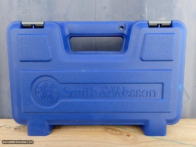 Smith & wesson model 617-6 .22LR 4