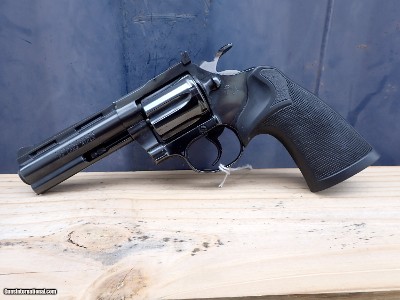 Beautiful Colt Diamondback - 22 LR 4