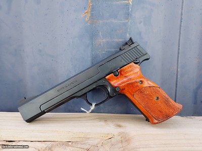 Smith & Wesson Model 41 - 22 LR