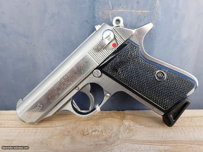 Carl Walther Model PPK/S
32 ACP
S&W Made Houlton Maine