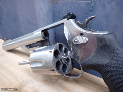 Smith & Wesson 629-6 - 44 Magnum - Image 5 of 12
