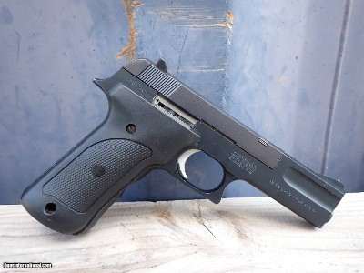Smith & Wesson 422 - 22 LR - Image 2 of 4