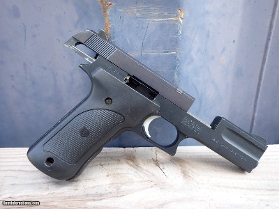 Smith & Wesson 422 - 22 LR - Image 3 of 4