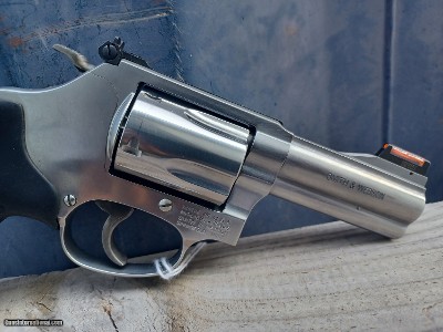 Smith & Wesson Model 60-15 - 357 Magnum - Image 3 of 7