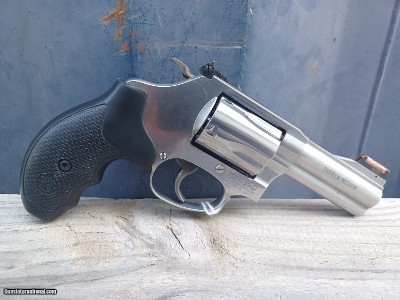 Smith & Wesson Model 60-15 - 357 Magnum