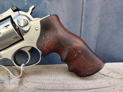 Ruger GP100 - 357 Magnum - Image 8 of 12