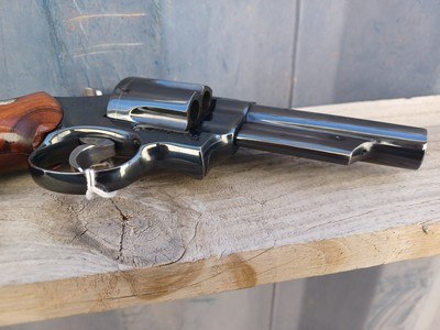 Smith & Wesson 29-2 - 44 Remington Magnum - Image 11 of 19