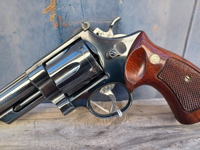 Smith & Wesson 29-2 - 44 Remington Magnum - Image 3 of 19