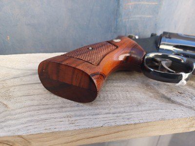 Smith & Wesson 29-2 - 44 Remington Magnum - Image 12 of 19